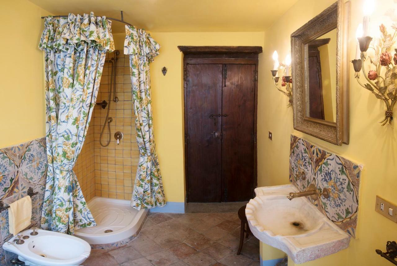 Il Teatro Di Nerone Apartment Napoli Bagian luar foto
