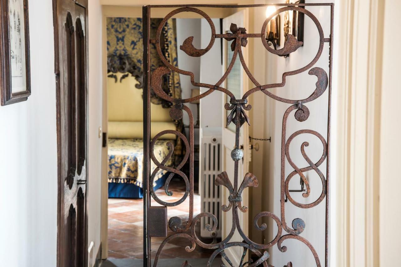 Il Teatro Di Nerone Apartment Napoli Bagian luar foto