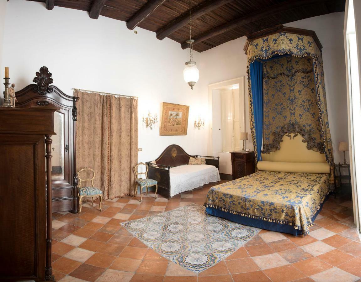 Il Teatro Di Nerone Apartment Napoli Bagian luar foto