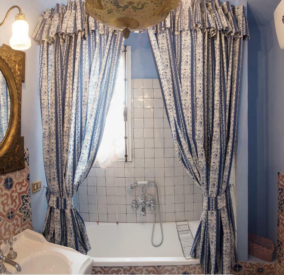 Il Teatro Di Nerone Apartment Napoli Bagian luar foto