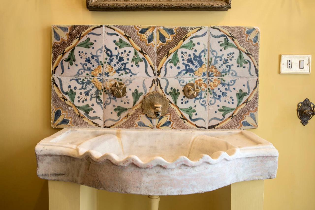 Il Teatro Di Nerone Apartment Napoli Bagian luar foto