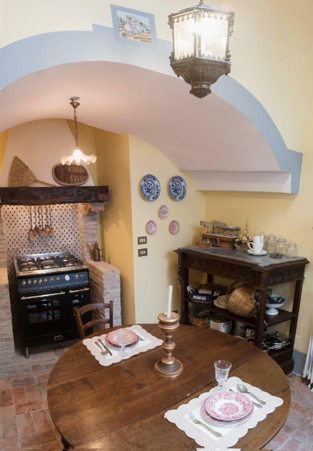 Il Teatro Di Nerone Apartment Napoli Bagian luar foto